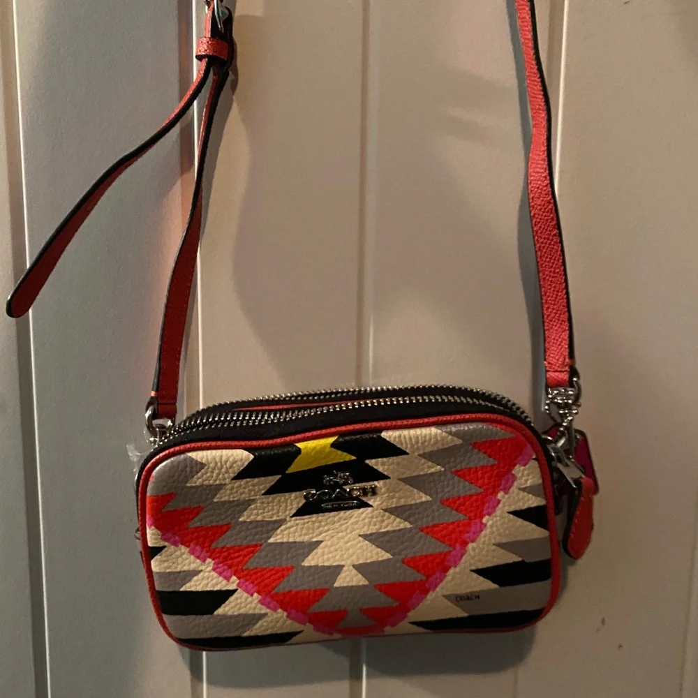 Native Design Coach Bag - Picture 3 of 4